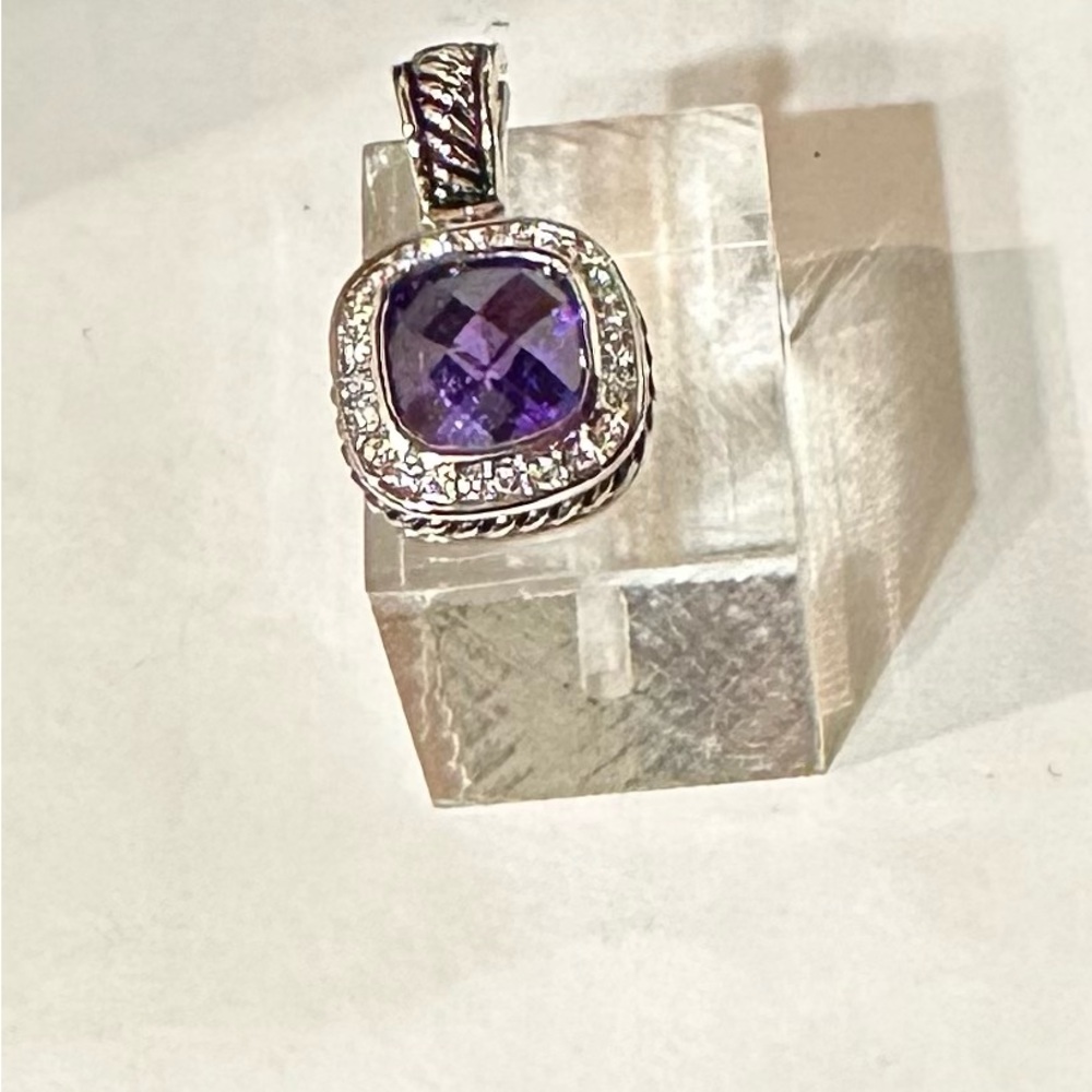 Necklace enhancer